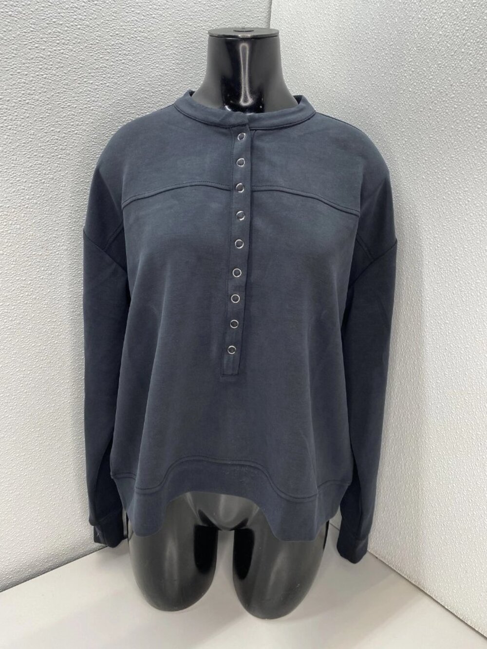 Hatch Womens T-Shirt Washed Black Size S The Cloudease Travel Nursing Pullover